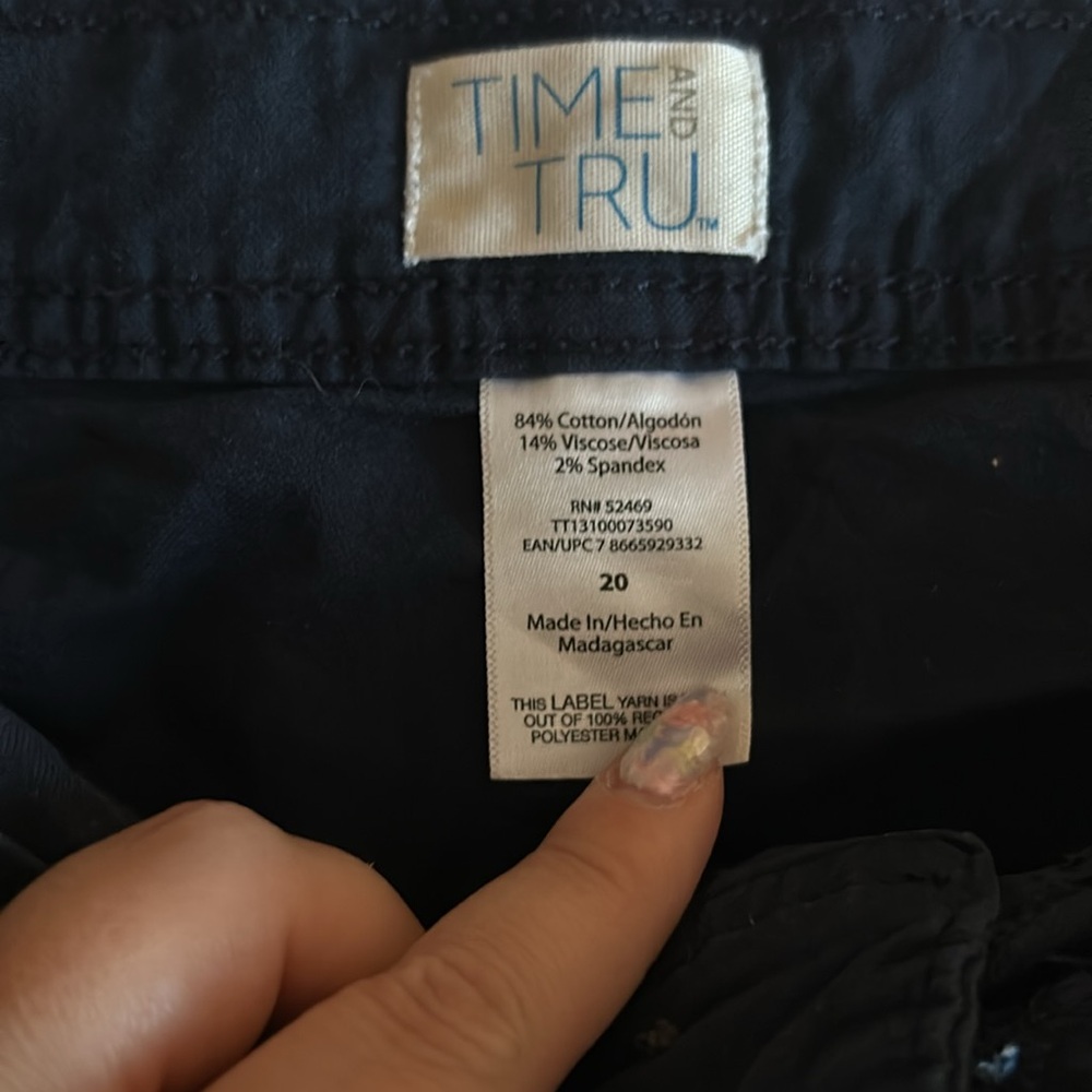 Navy Time and Tru Shorts - 20 - Picture 2 of 3